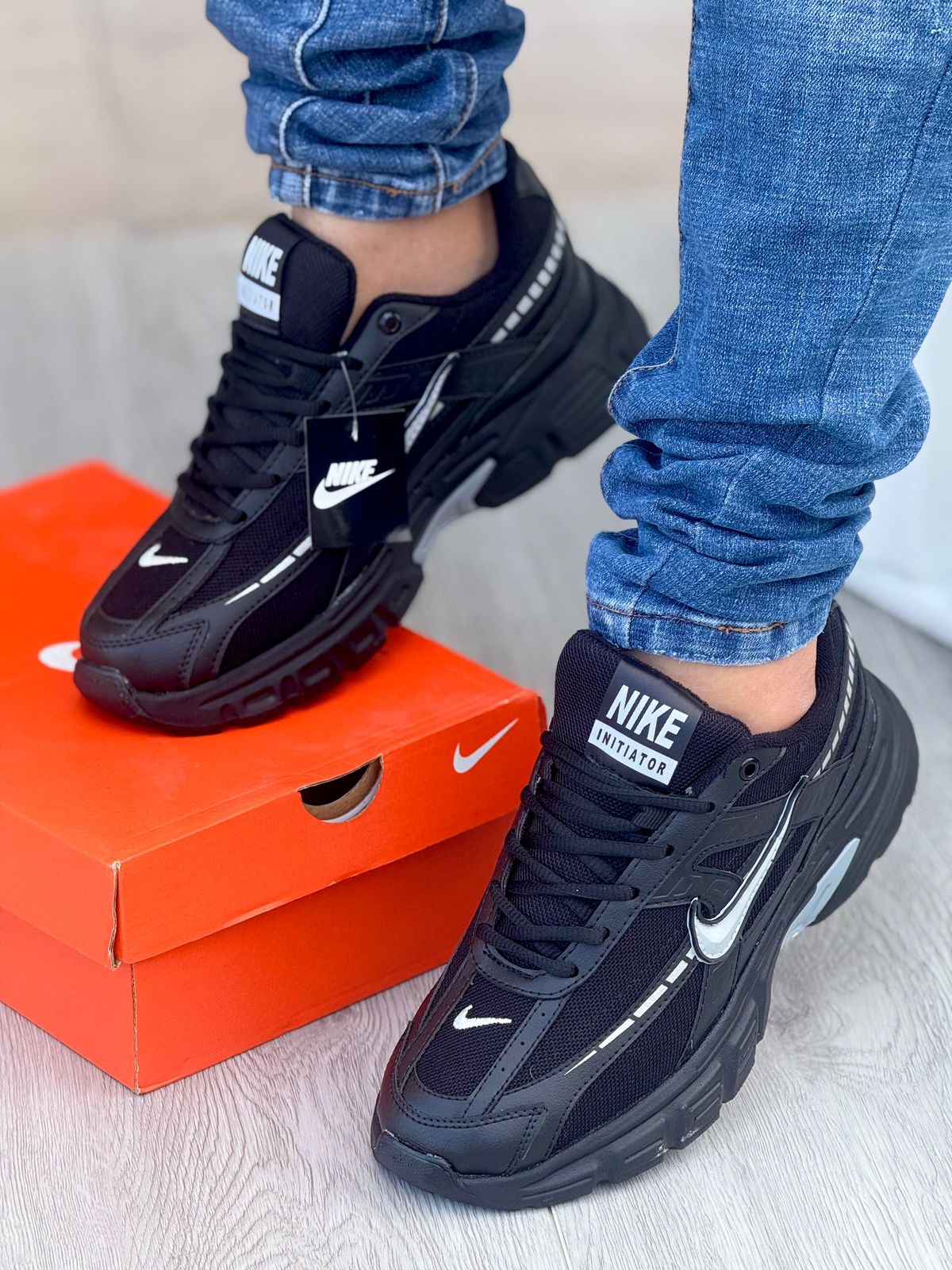 NIKE INITIATOR CB - NEGRO