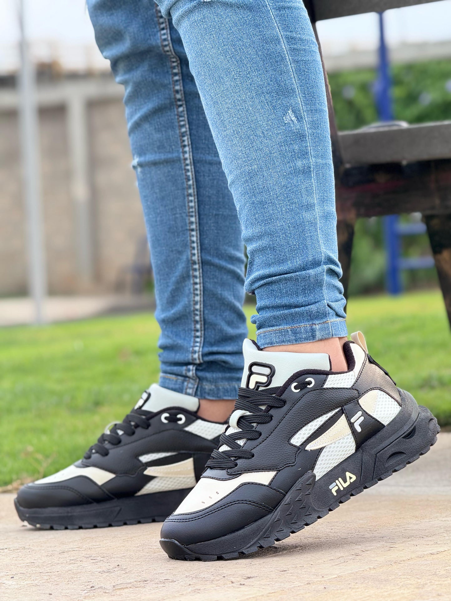 FILA TITAN - NEGRO