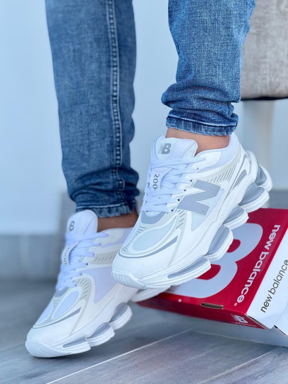 NEW BALANCE 200