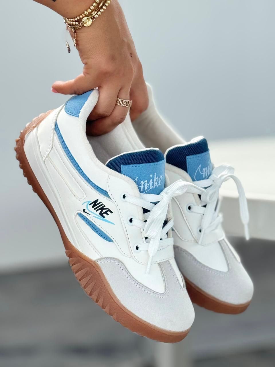 NIKE DAMA