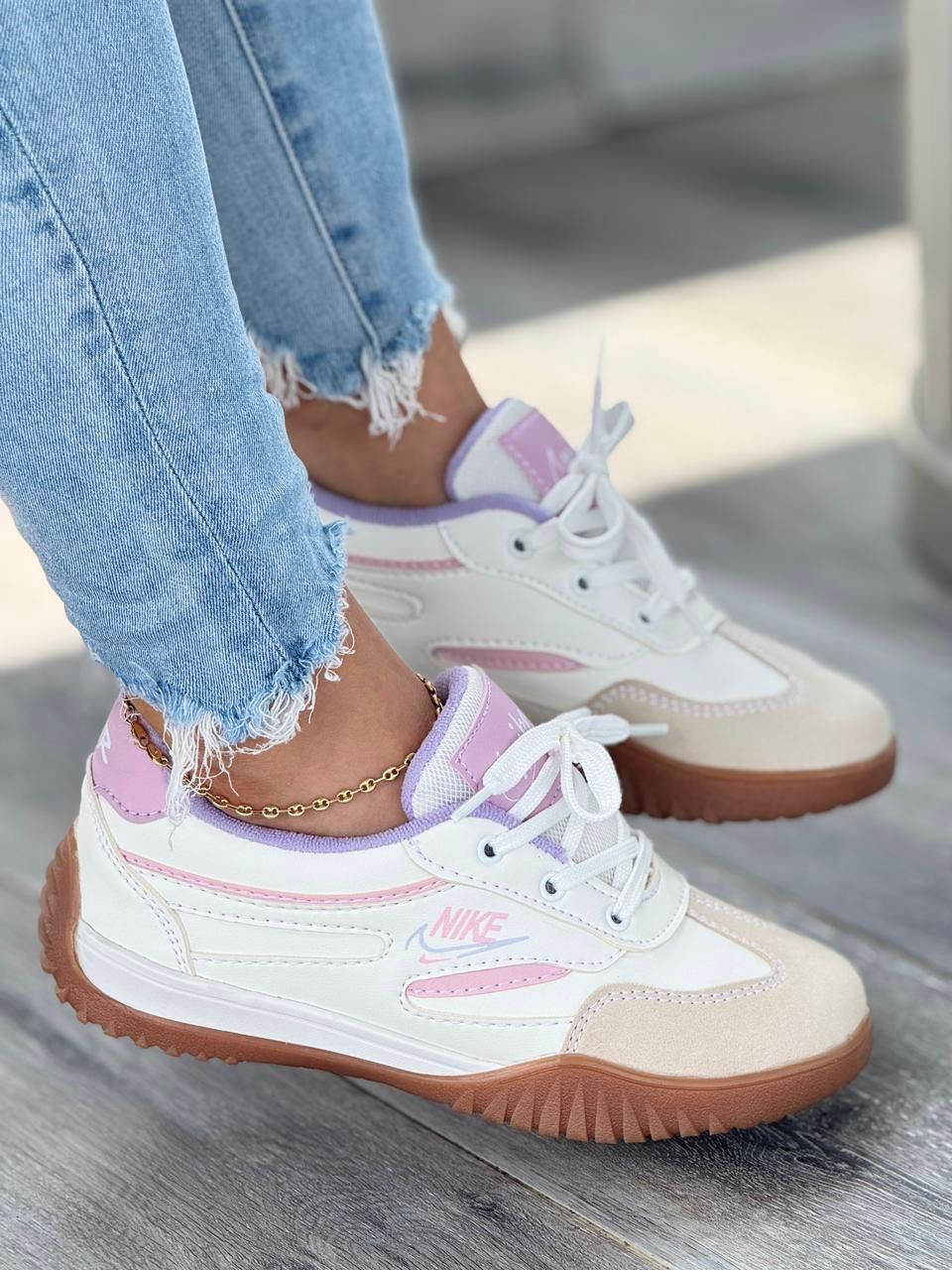 NIKE DAMA