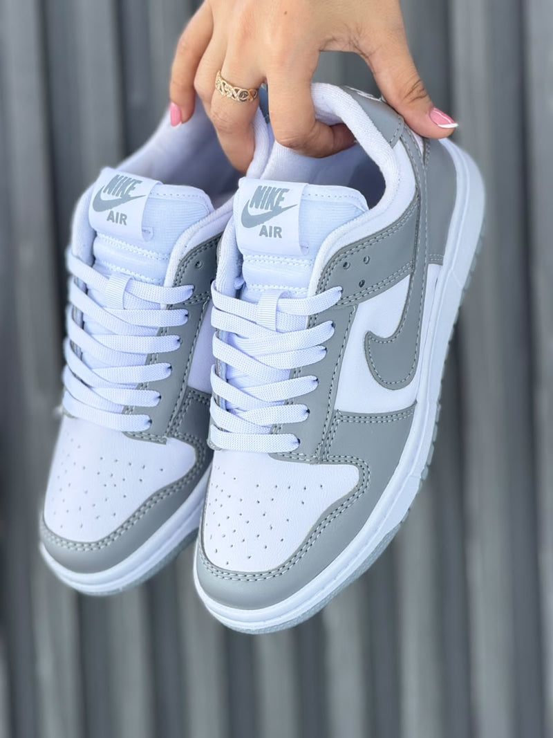 NIKE AIR DUNK