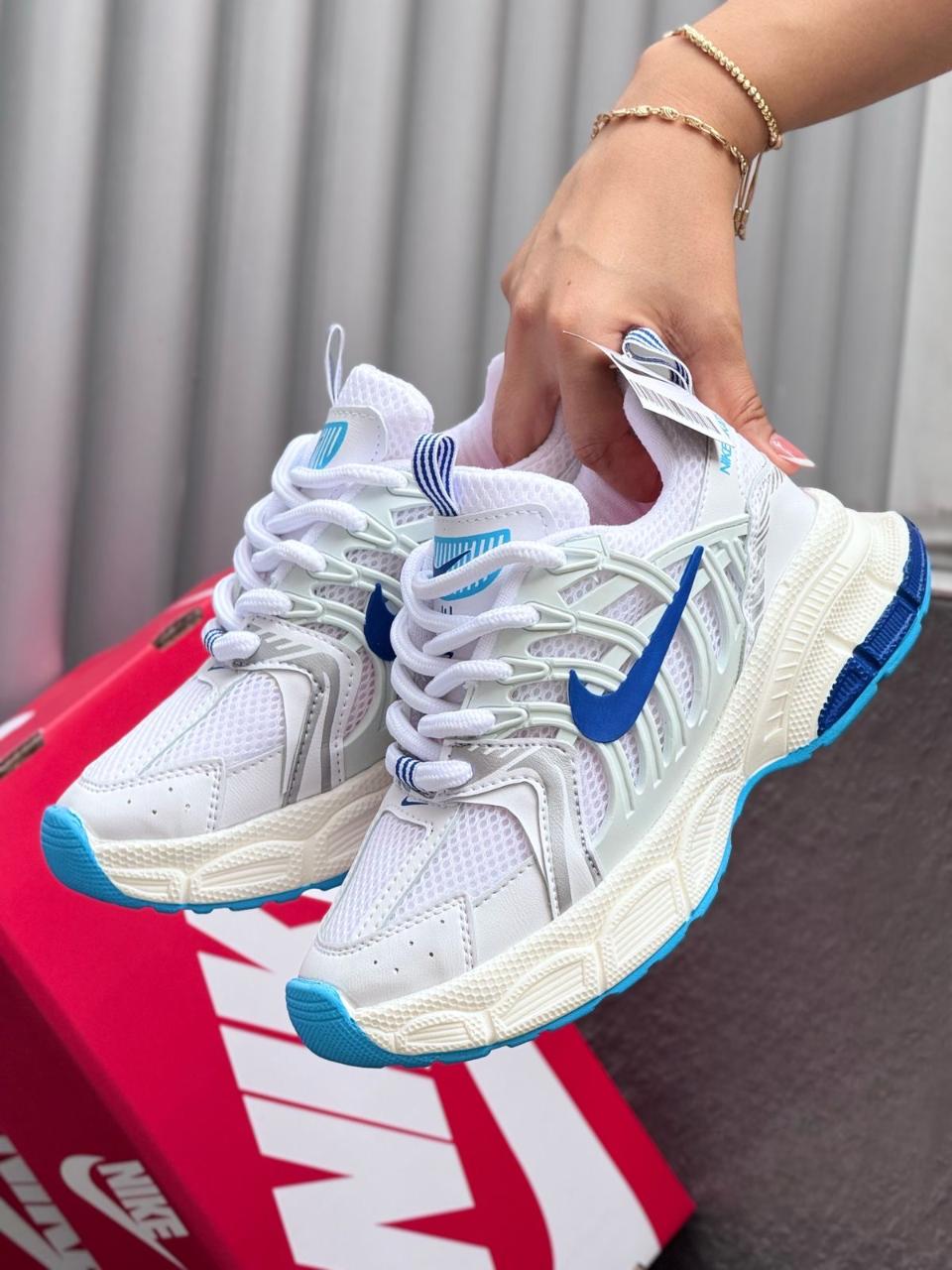 NIKE SKATE DAMA BLANCO CON - AZUL