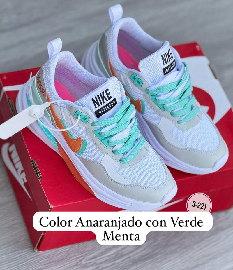 NIKE INITIATOR D