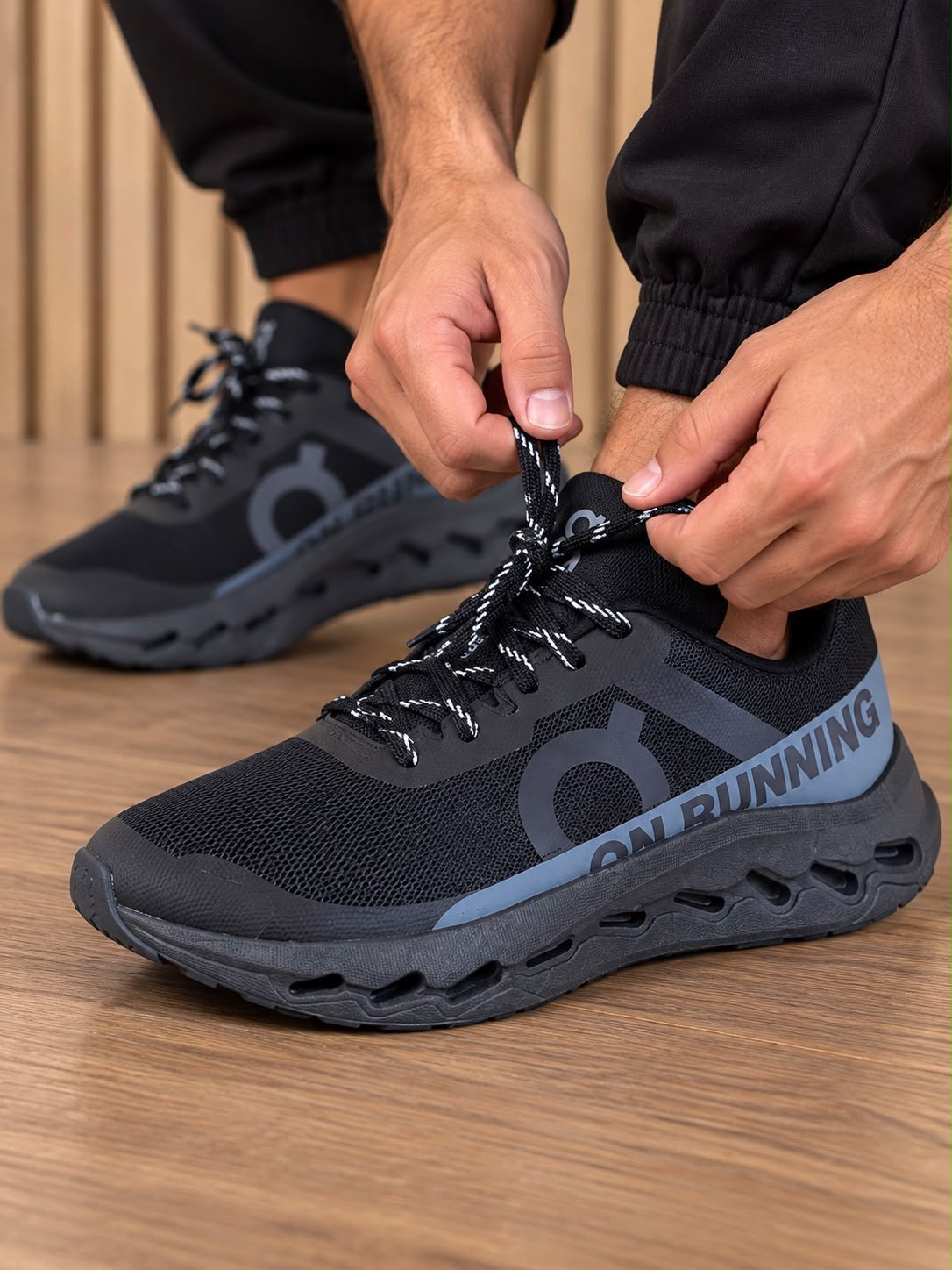 ON CLOUD RUNNING Negro puesto