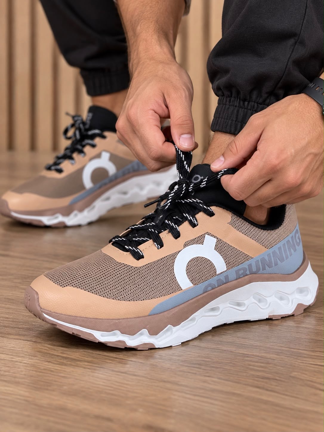 ON CLOUD RUNNING Piel puesto